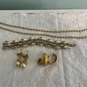 Coro Gold Necklace Lisner gold tone bracelet 2 pairs unsigned earrings